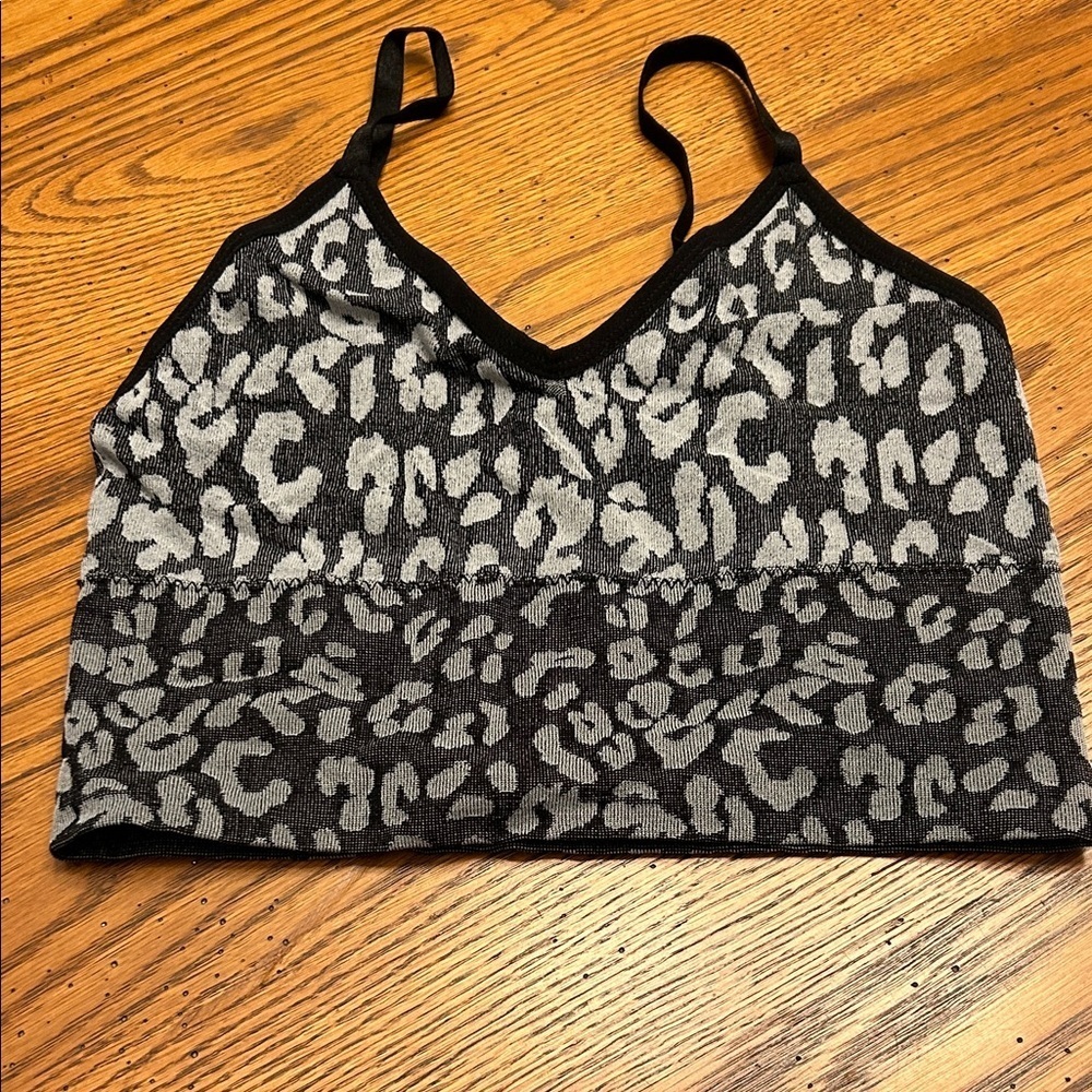 SHEIN Leopard Print Sports Bra - Black and Gray